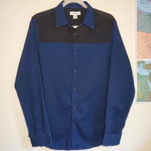 🎁 3 for $25 SALE- Calvin Klein Button Down - Picture 1 of 3